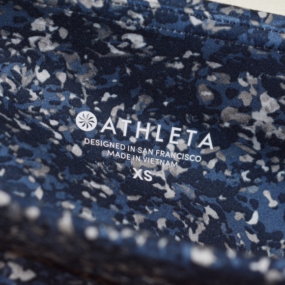 Athleta Sandstone Stash Pocket Salutation Leggings - Picture 8 of 8